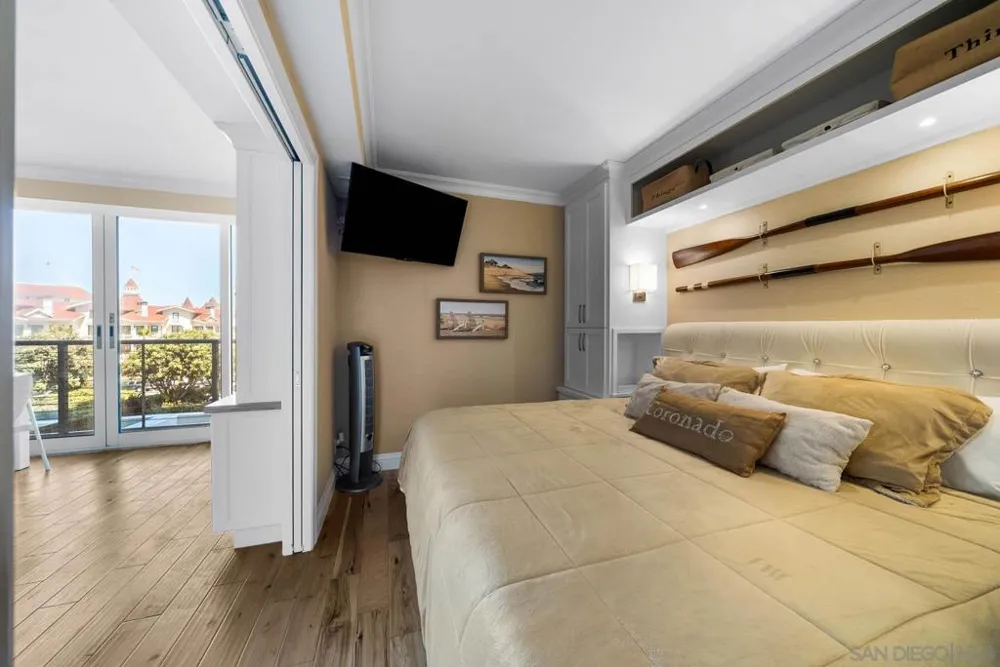 1720 Avenida Del Mundo #209 Coronado, CA 92118