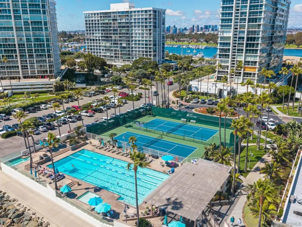 1720 Avenida Del Mundo #209 Coronado, CA 92118