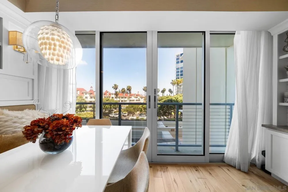 1720 Avenida Del Mundo #209 Coronado, CA 92118