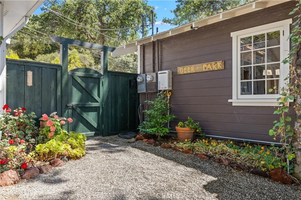 11611 Garden Court Clearlake Oaks, CA 95423