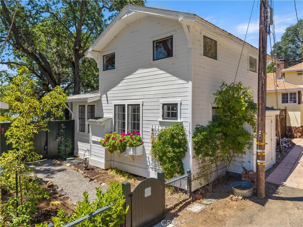 11611 Garden Court Clearlake Oaks, CA 95423