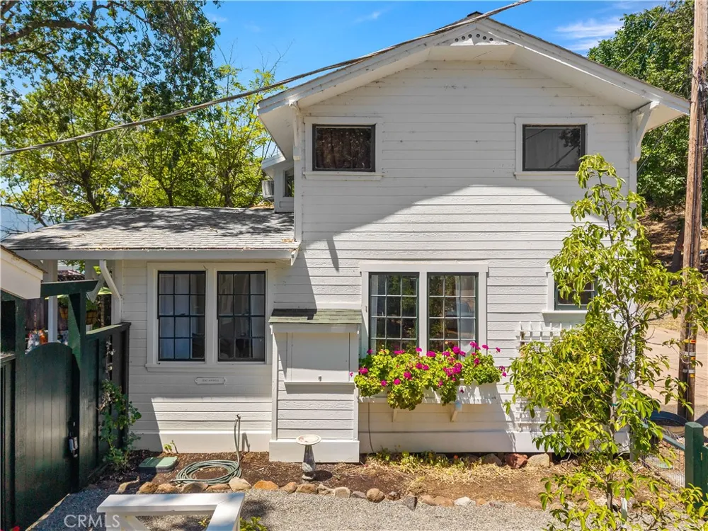 11611 Garden Court Clearlake Oaks, CA 95423