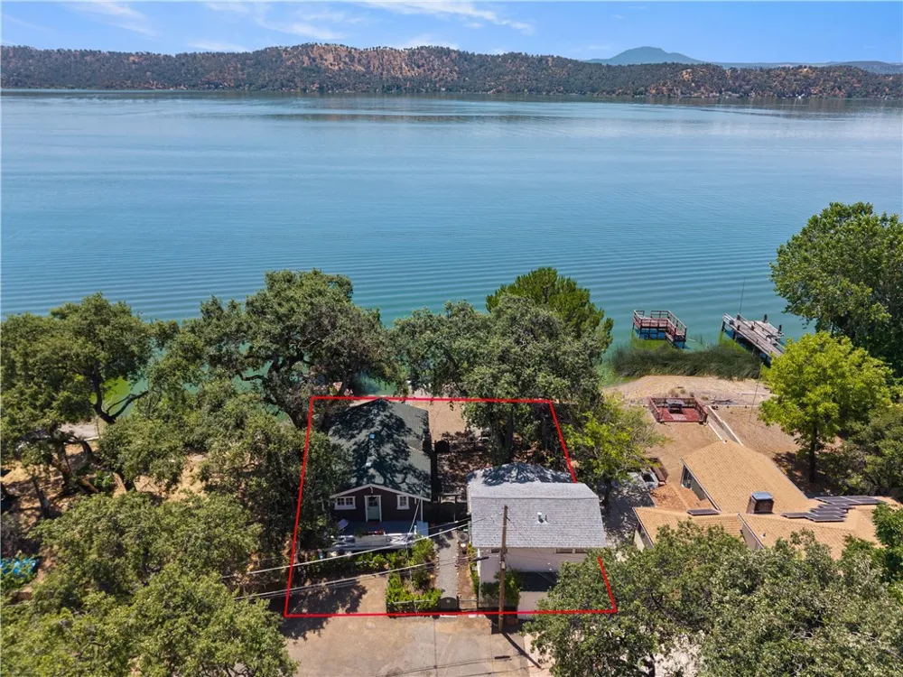 11611 Garden Court Clearlake Oaks, CA 95423