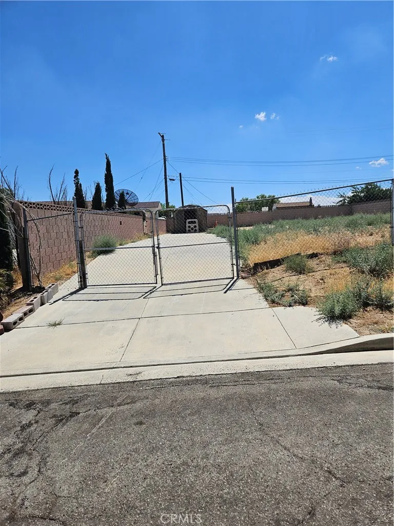 Carla Street Mojave, CA 93501