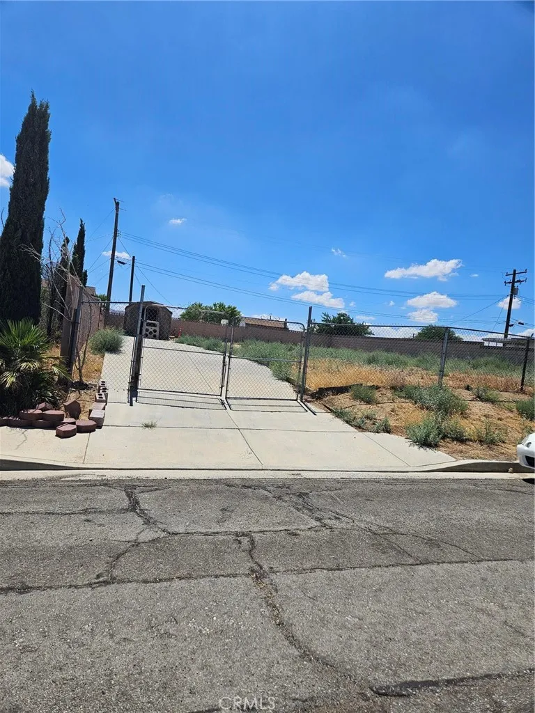 Carla Street Mojave, CA 93501