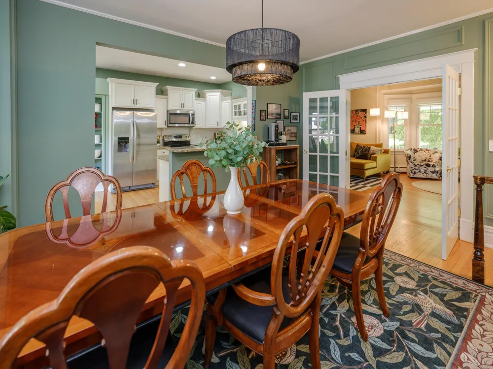 2318 Glenwood Drive Kalamazoo, MI 49008