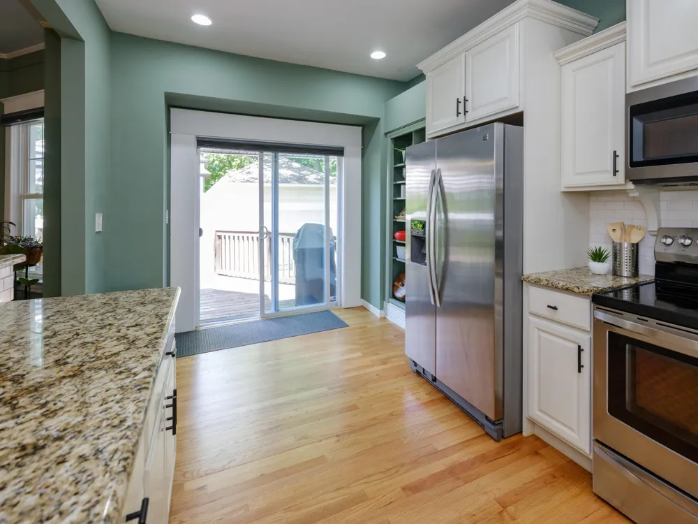 2318 Glenwood Drive Kalamazoo, MI 49008