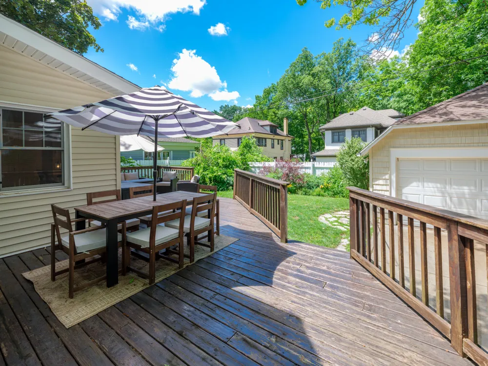 2318 Glenwood Drive Kalamazoo, MI 49008