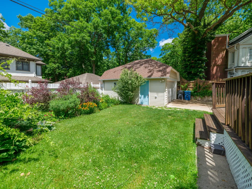 2318 Glenwood Drive Kalamazoo, MI 49008