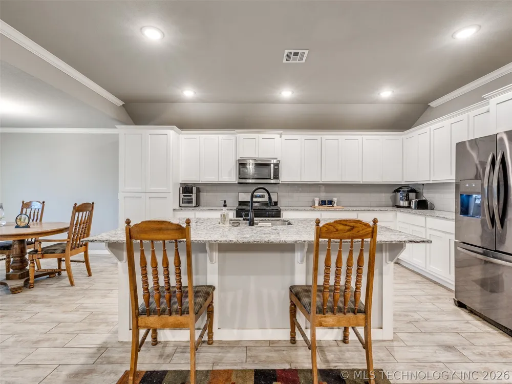 401 W Harrison Street Chouteau, OK 74337