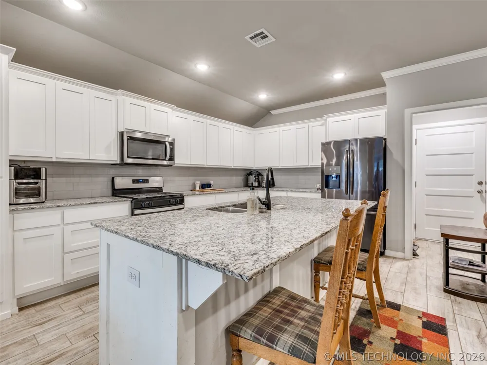 401 W Harrison Street Chouteau, OK 74337