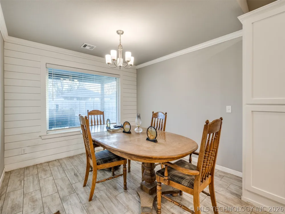 401 W Harrison Street Chouteau, OK 74337