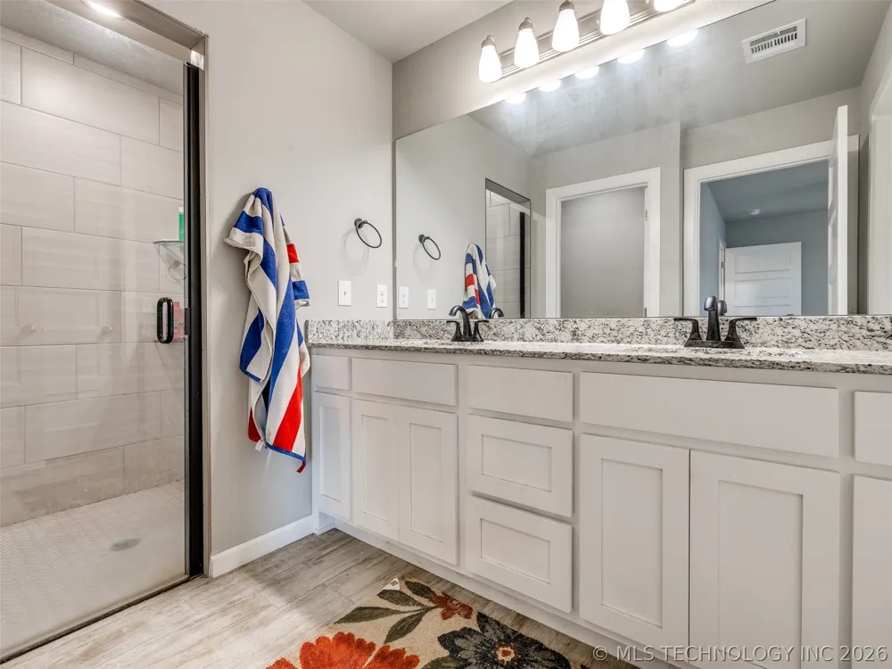 401 W Harrison Street Chouteau, OK 74337