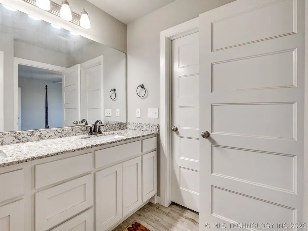 401 W Harrison Street Chouteau, OK 74337
