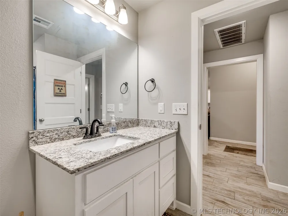 401 W Harrison Street Chouteau, OK 74337