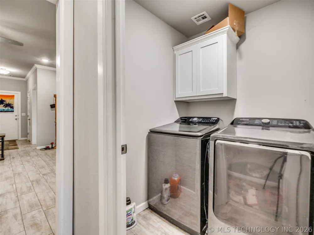 401 W Harrison Street Chouteau, OK 74337