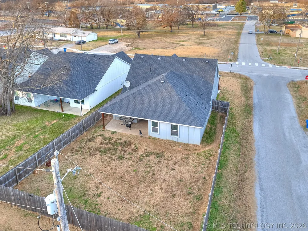 401 W Harrison Street Chouteau, OK 74337