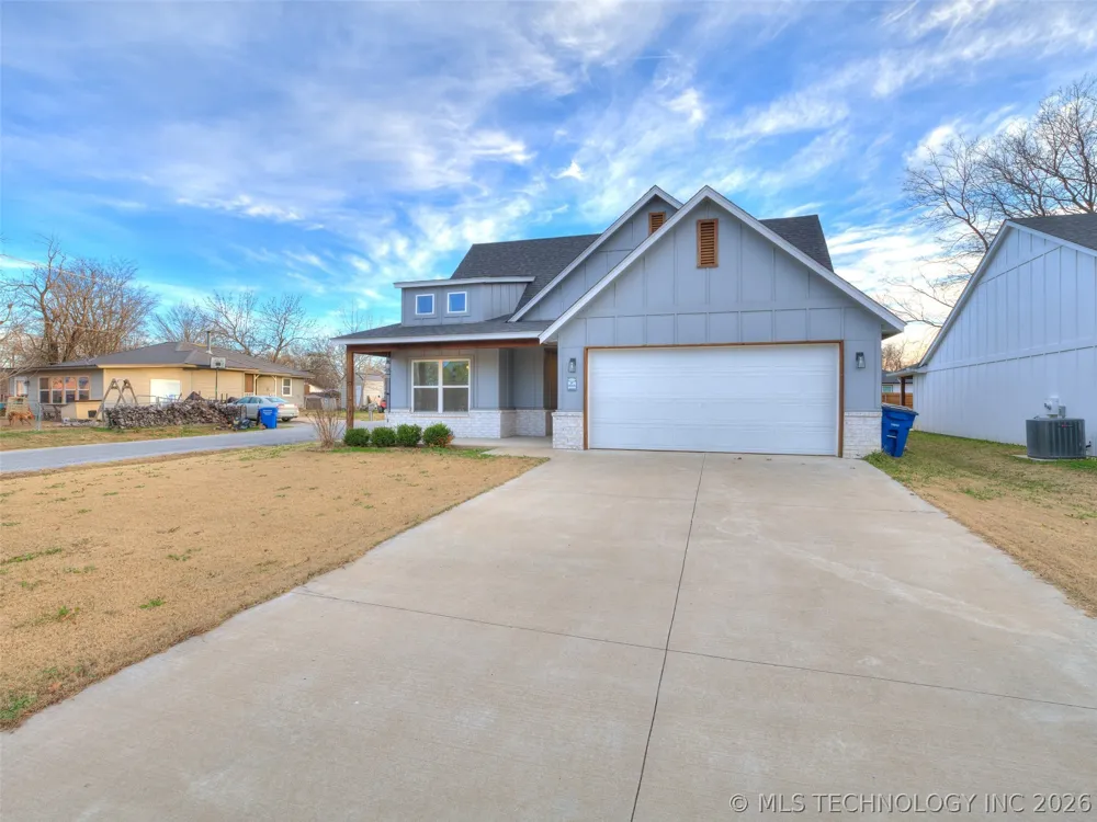 401 W Harrison Street Chouteau, OK 74337