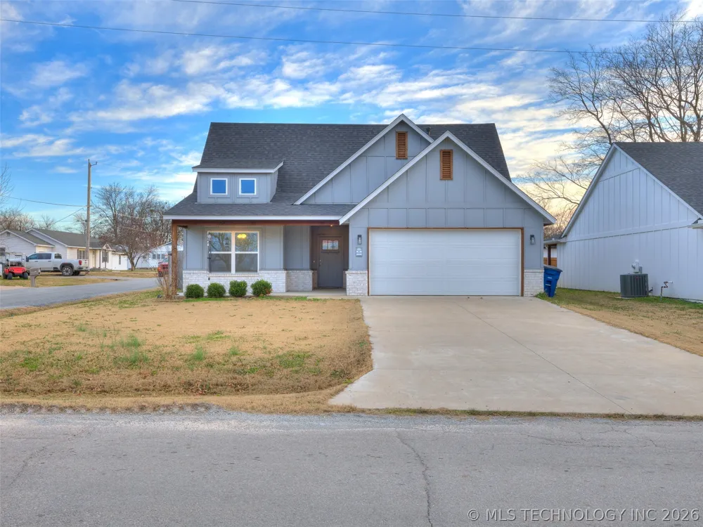 401 W Harrison Street Chouteau, OK 74337