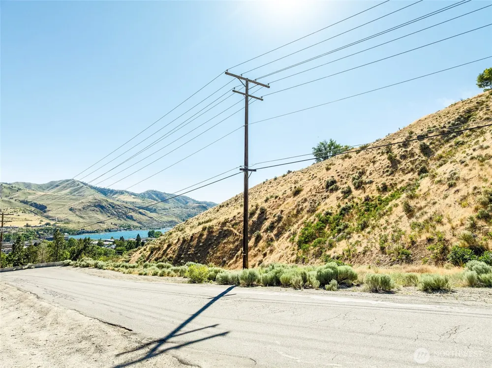 761 Bradley Street Chelan, WA 98816