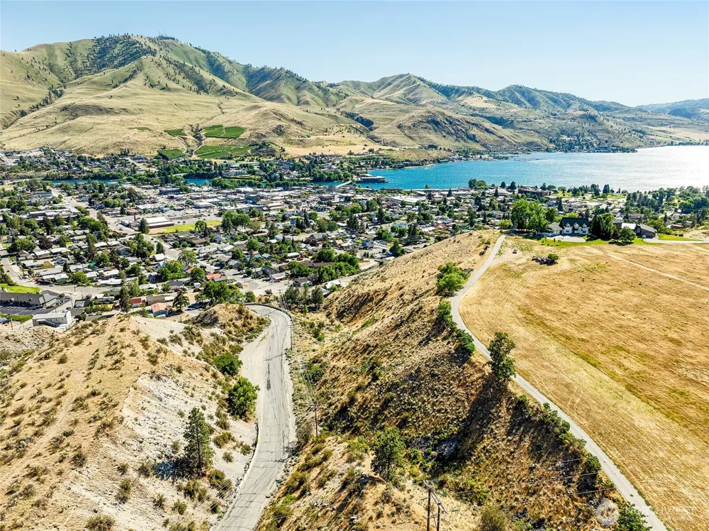 761 Bradley Street Chelan, WA 98816