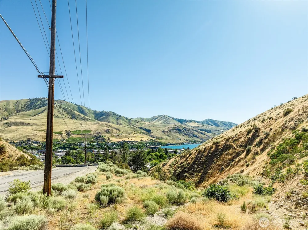 761 Bradley Street Chelan, WA 98816