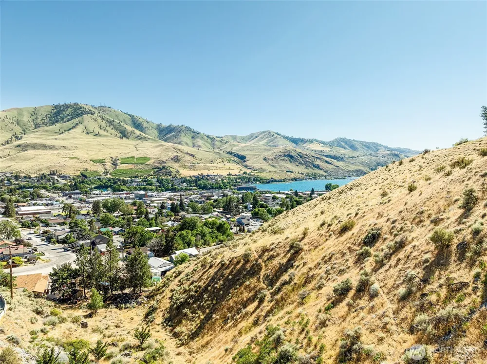 761 Bradley Street Chelan, WA 98816