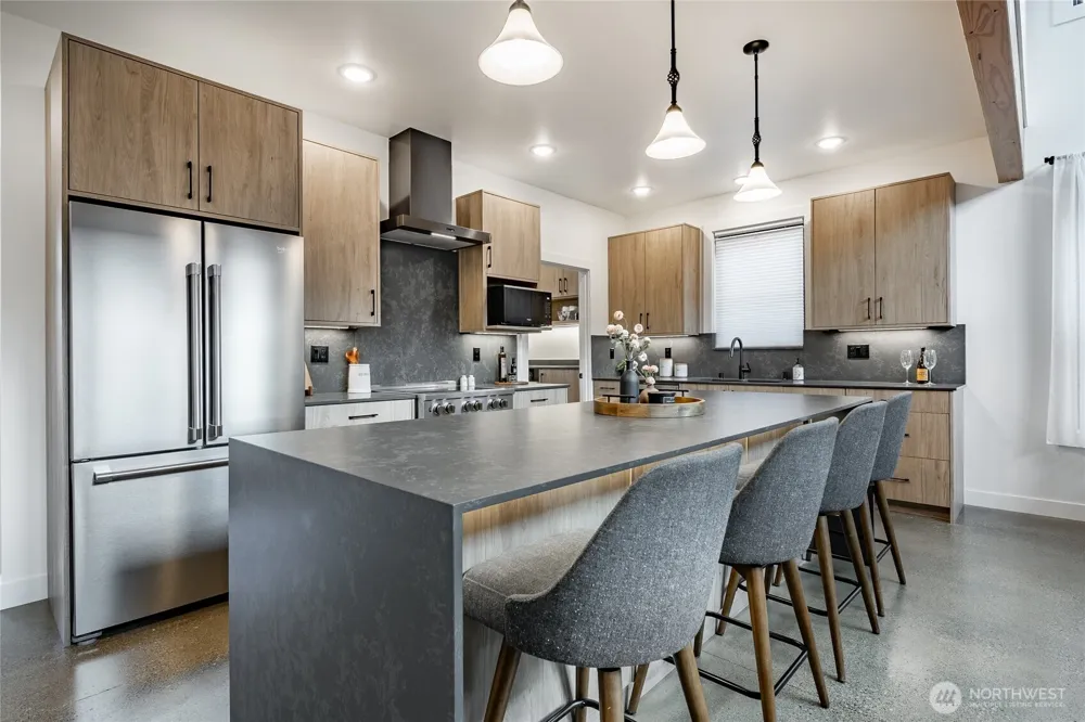 204 Pebblebrook Drive Lynden, WA 98264