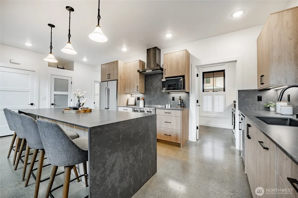 204 Pebblebrook Drive Lynden, WA 98264