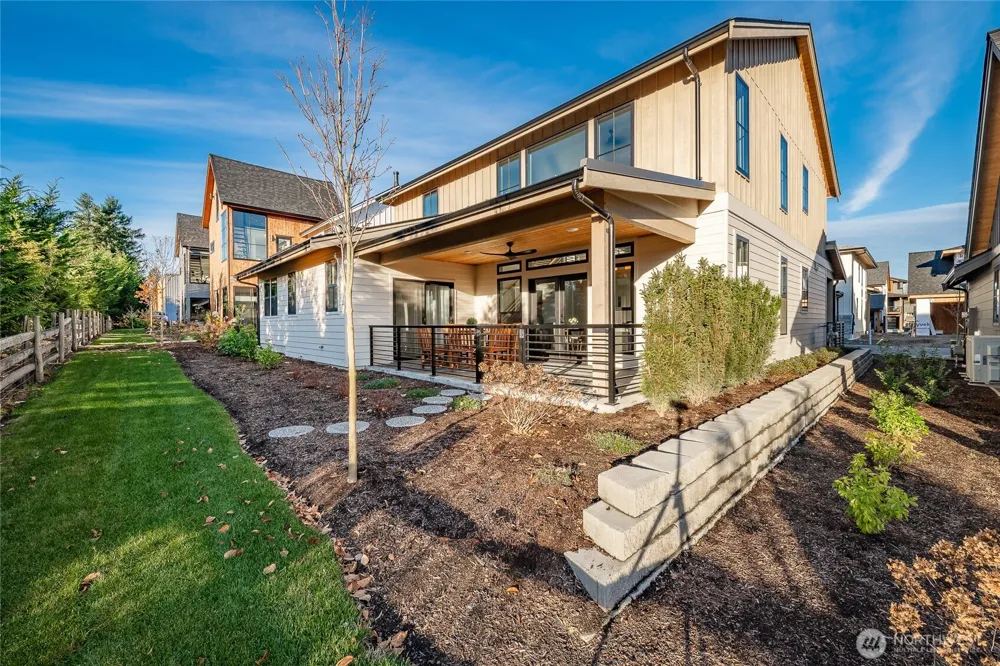 204 Pebblebrook Drive Lynden, WA 98264