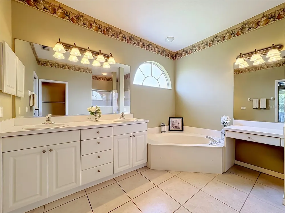 6108 LAUREL CREEK TRAIL Ellenton, FL 34222