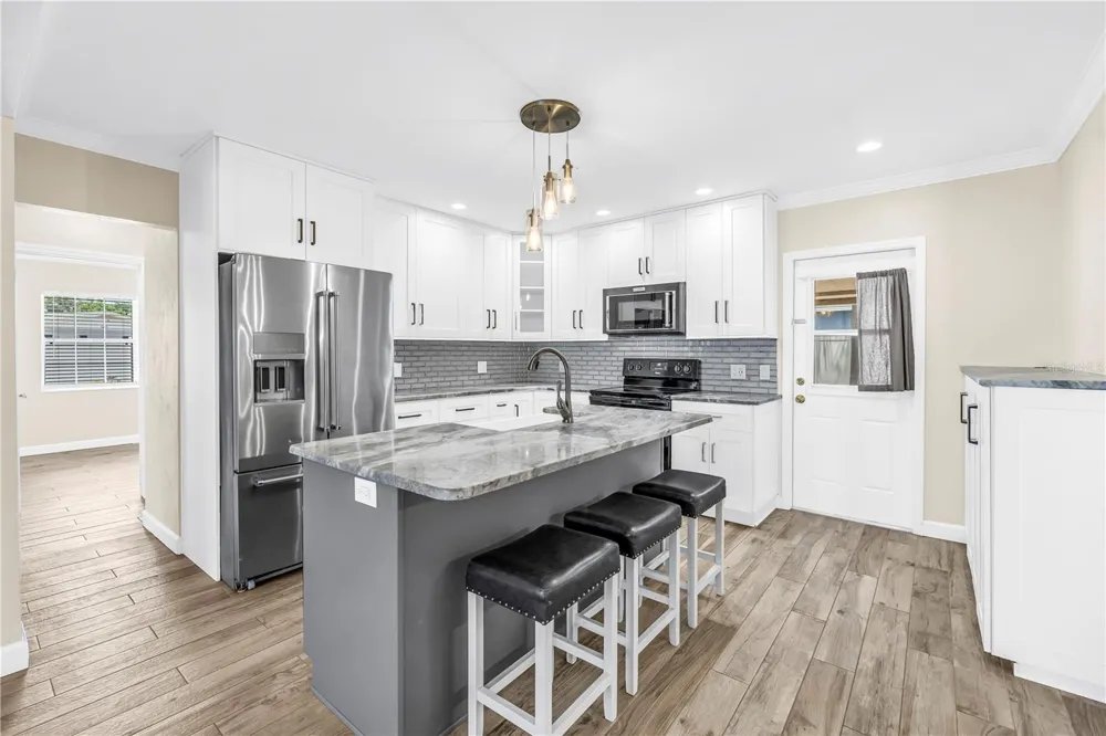 2375 37TH STREET St Petersburg, FL 33713