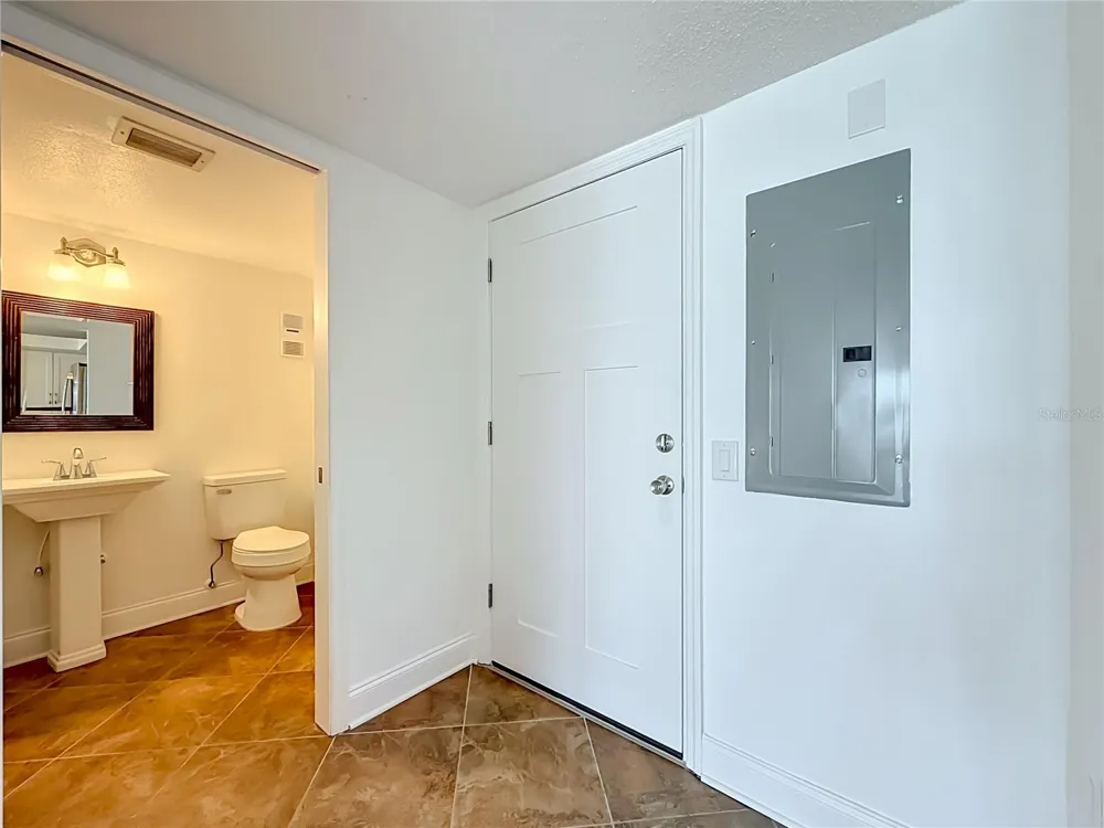 450 TREASURE ISLAND CAUSEWAY #111 Treasure Island, FL 33706
