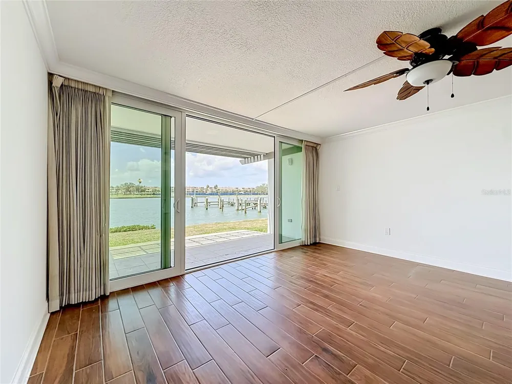 450 TREASURE ISLAND CAUSEWAY #111 Treasure Island, FL 33706