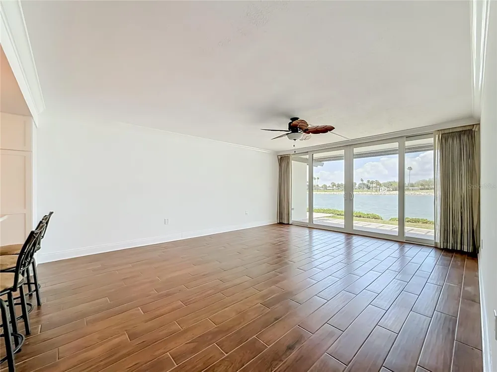 450 TREASURE ISLAND CAUSEWAY #111 Treasure Island, FL 33706