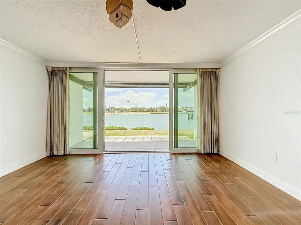450 TREASURE ISLAND CAUSEWAY #111 Treasure Island, FL 33706