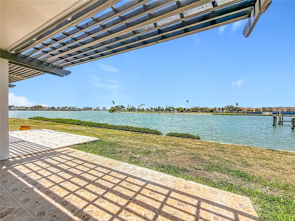 450 TREASURE ISLAND CAUSEWAY #111 Treasure Island, FL 33706