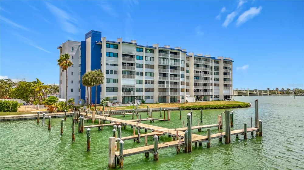 450 TREASURE ISLAND CAUSEWAY #111 Treasure Island, FL 33706