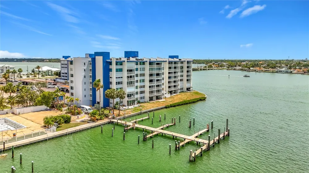 450 TREASURE ISLAND CAUSEWAY #111 Treasure Island, FL 33706