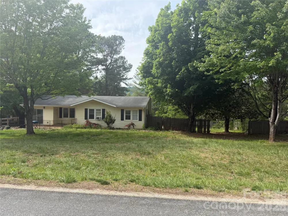 2723 Tatertown Loop Nebo, NC 28761