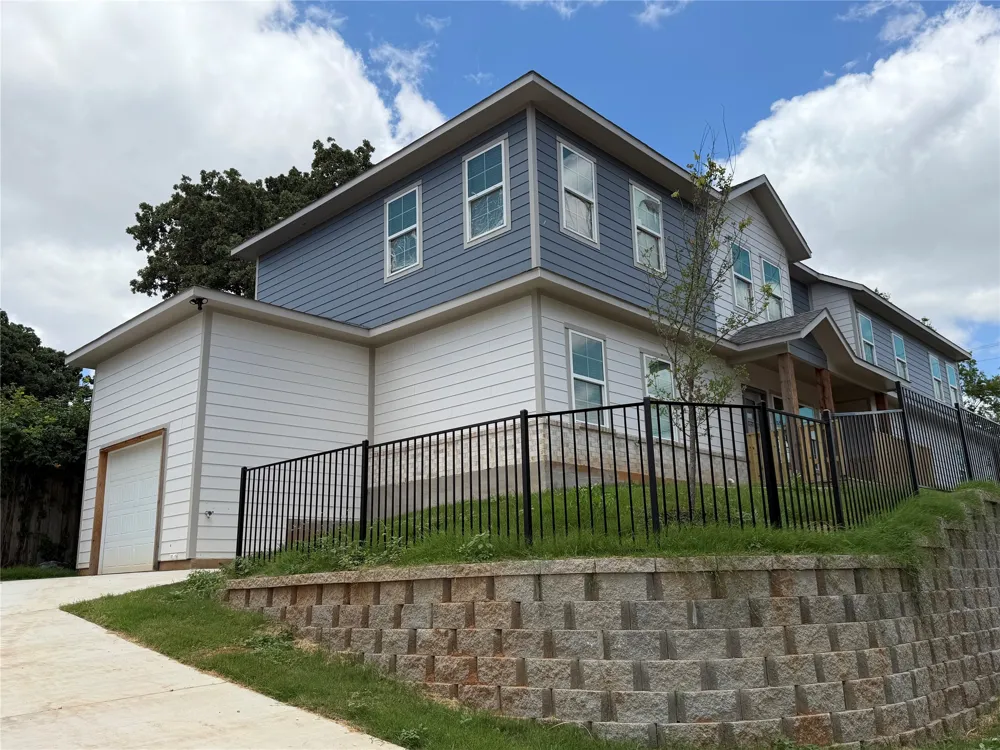 1371 Cooper Dallas, TX 75215