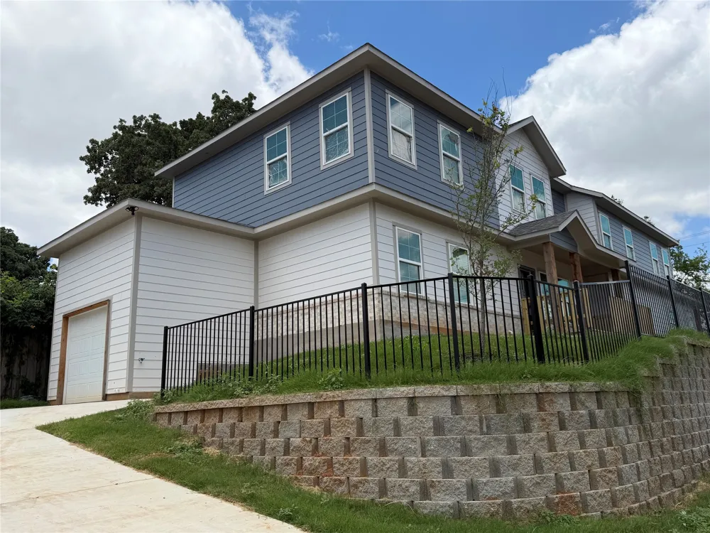 1371 Cooper Dallas, TX 75215