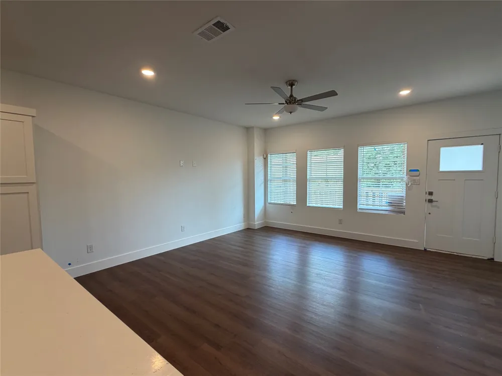 1371 Cooper Dallas, TX 75215