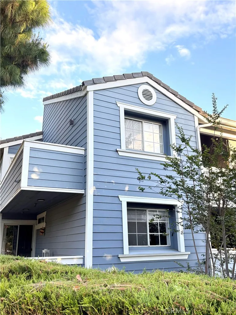 101 South Lakeview Avenue #101E Placentia, CA 92870