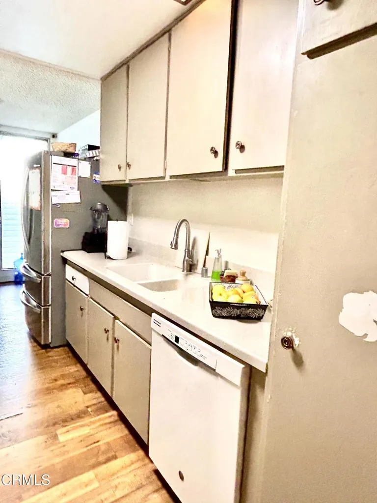 3700 Dean Drive #2003 Ventura, CA 93003
