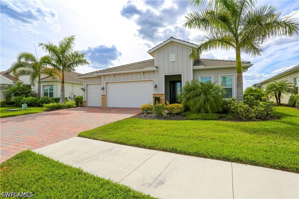 Kelson Circle Naples, FL 34114