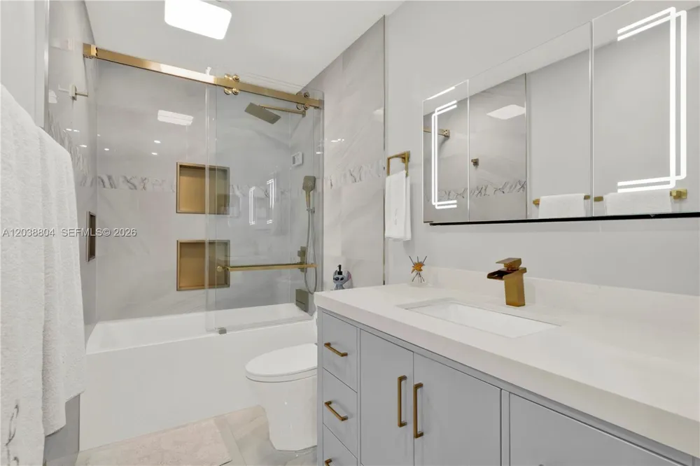 8940 SW 160th St Palmetto Bay, FL 33157