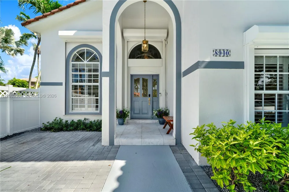 8940 SW 160th St Palmetto Bay, FL 33157
