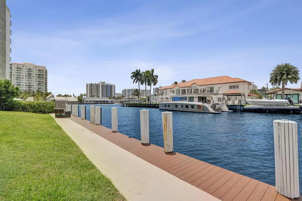 2866 NE 30th Street #4 Fort Lauderdale, FL 33306