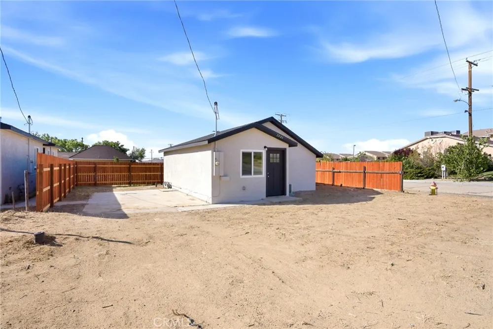 2484 Nadean Mojave, CA 93501